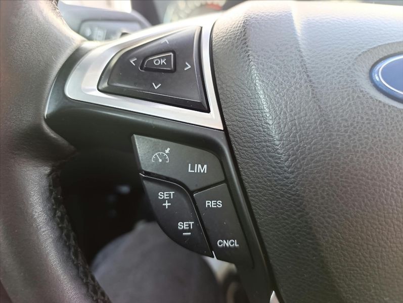 Ford Mondeo 2,0 TDCi Automat Kamera Navi - fotka 29 z 45