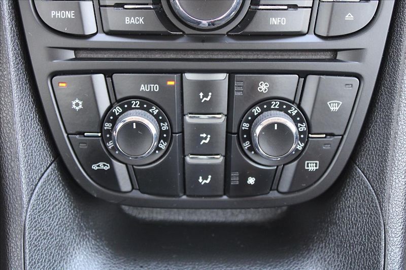 Opel Meriva 1,4 i  NOVÉ V ČR,SERVIS - fotka 17 z 31