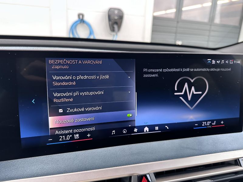 BMW iX xDrive40 Sport Paket - fotka 22 z 33