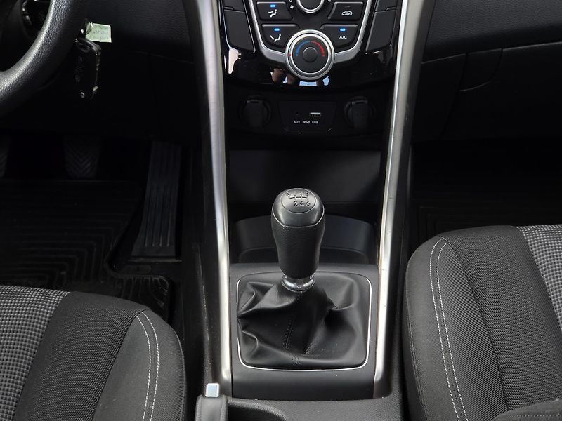 Hyundai i30 (2016) 1,4i 73kW Entry - fotka 17 z 17