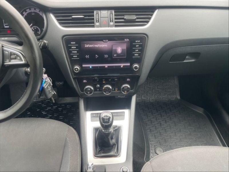 Škoda Octavia 1,6 TDI 85 Ambition - fotka 10 z 11