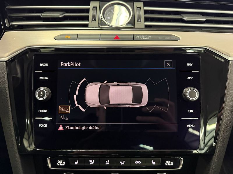 Volkswagen Passat 2.0TSI 200KW DSG 4MOTION R-LIN - fotka 14 z 28