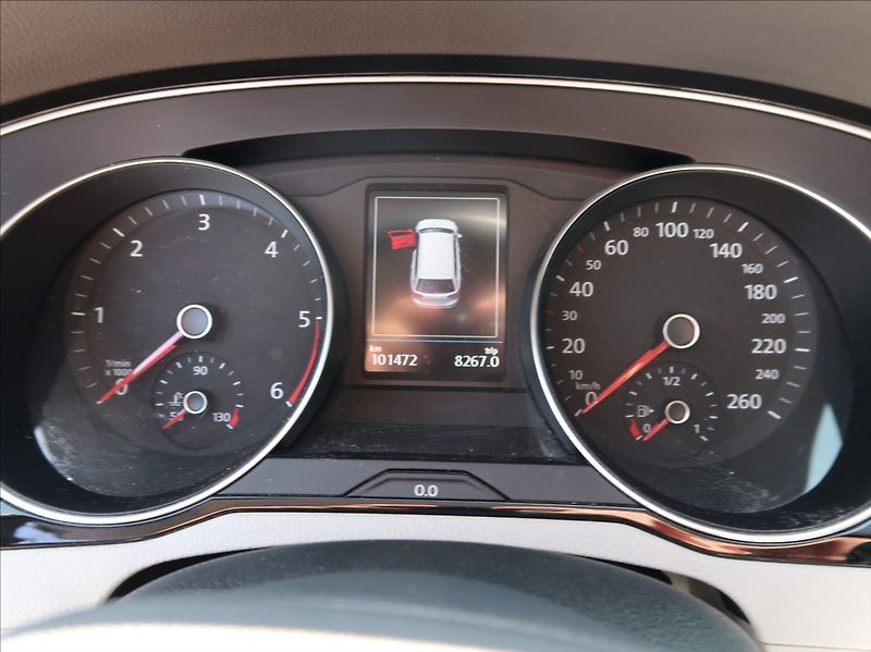 Volkswagen Passat 2,0 TDi,110kW,1majČR,Elegance - fotka 11 z 24