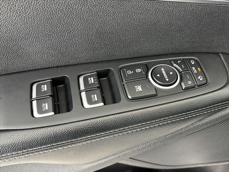 Kia Sorento Exclusive 6AT 4x4 2,2 CRDi - fotka 29 z 42