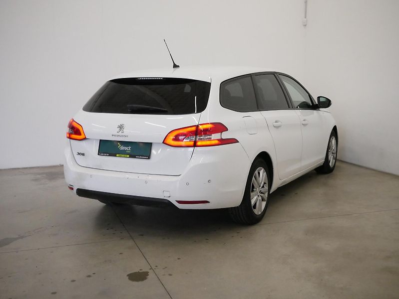 Peugeot 308 - fotka 2 z 6