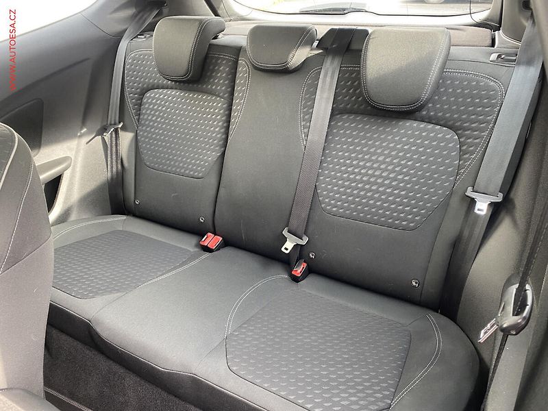 Ford Fiesta (2017) 1.0 EB, Titanium, kamera - fotka 10 z 17