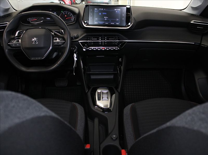 Peugeot 208 1,2 PTech 74kW AT 37tkm. - fotka 8 z 21