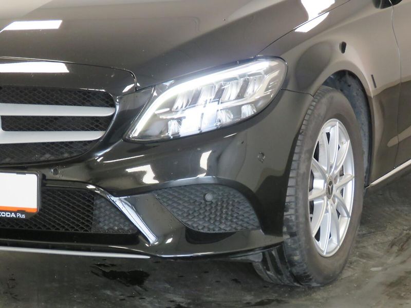 Mercedes-Benz Třídy C - fotka 9 z 25