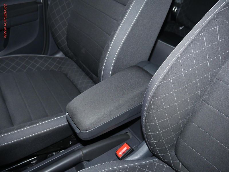 Škoda Fabia (2022) 1.0 TSi, ČR, Ambition, zámek - fotka 19 z 19