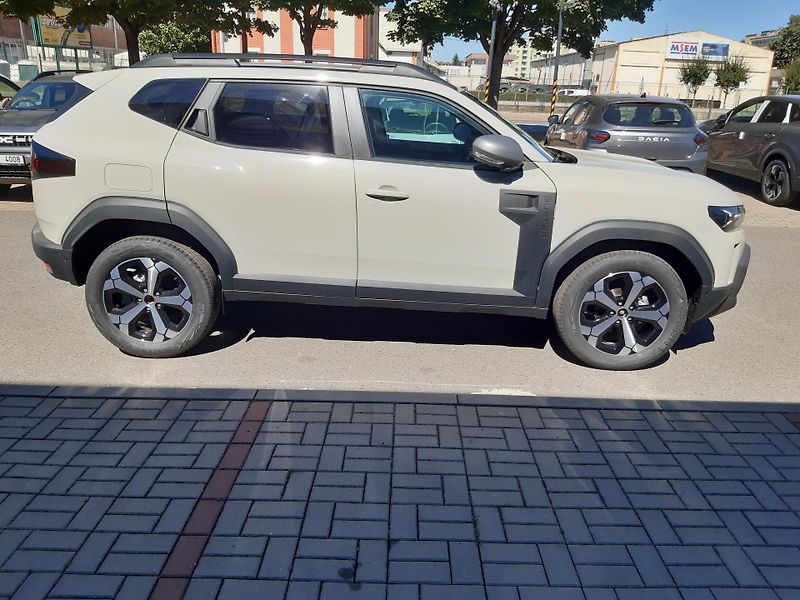 Dacia Duster (2026) Journey mild hybrid 140k - fotka 3 z 14