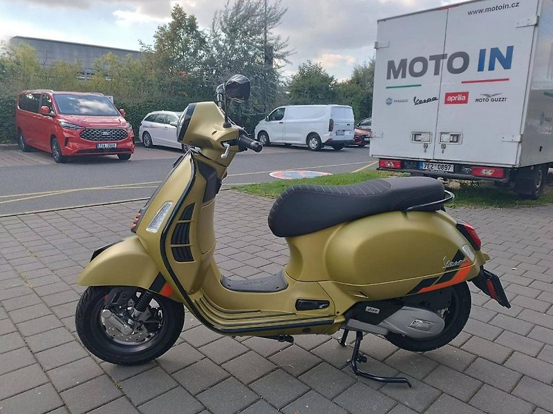 Vespa GTS 125 Super (2025) Sport Verde Ambizioso matt - fotka 4 z 12