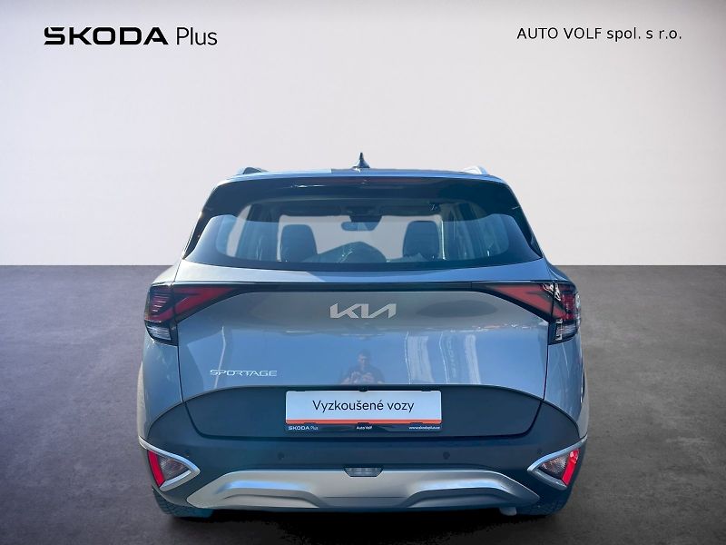 Kia Sportage (2025) Exclusive 1.6 T-GDI MHEV 117 k - fotka 9 z 33