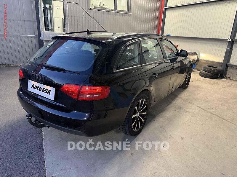Audi A4 (2008) 2.0 TDi, panorama - fotka 2 z 3