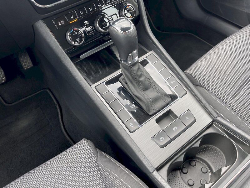 Škoda Superb (2022) 2.0 TDI 110kW DSG Style Plus c - fotka 12 z 34