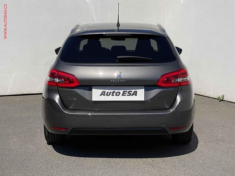 Peugeot 308 (2018) 1.2 PT, Allure, AT, navi, TZ - fotka 5 z 18