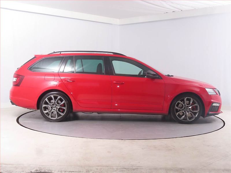 Škoda Octavia (2018) RS 2.0 TSI - fotka 6 z 17