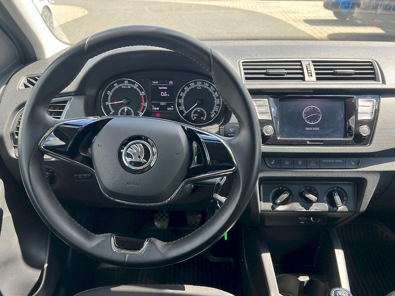 Škoda Fabia (2022) kombi Ambition 1.0 TSI 70 kW 5 - fotka 20 z 28