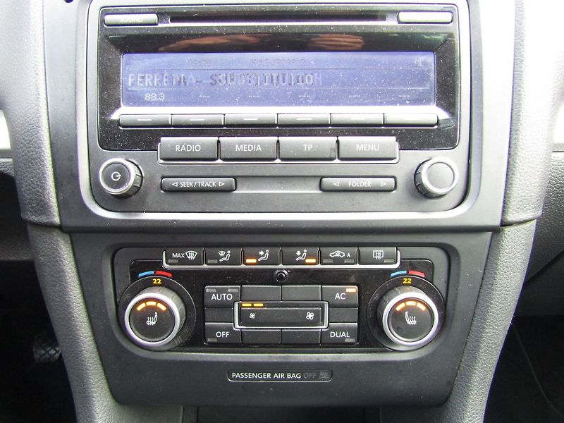 Volkswagen Golf (2012) 1.2 TSI 77kW - fotka 31 z 33