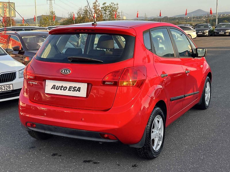 Kia Venga (2012) 1.4i, 2.maj,ČR, Klima - fotka 4 z 15