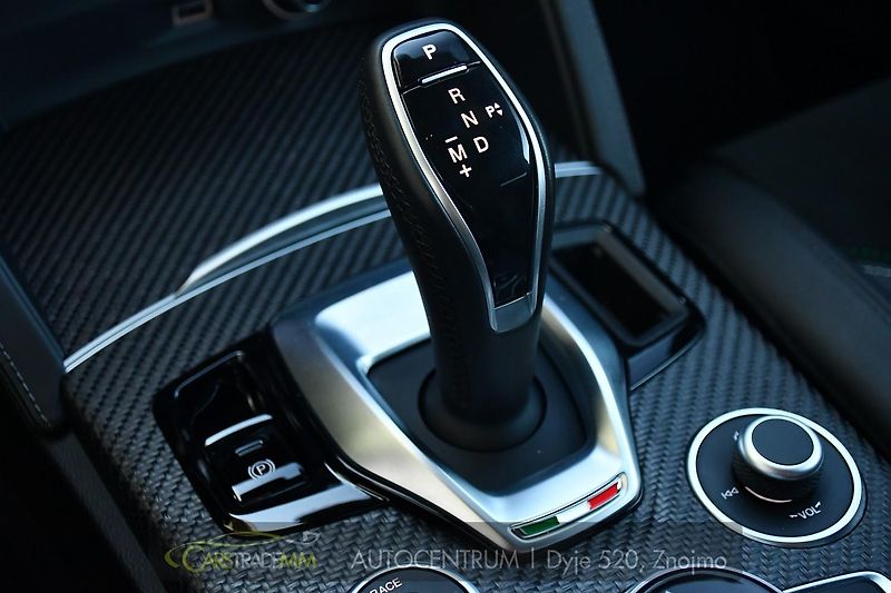Alfa Romeo Stelvio 2.9 V6 Bi-T 520PS QUADRIFOGLIO - fotka 36 z 56