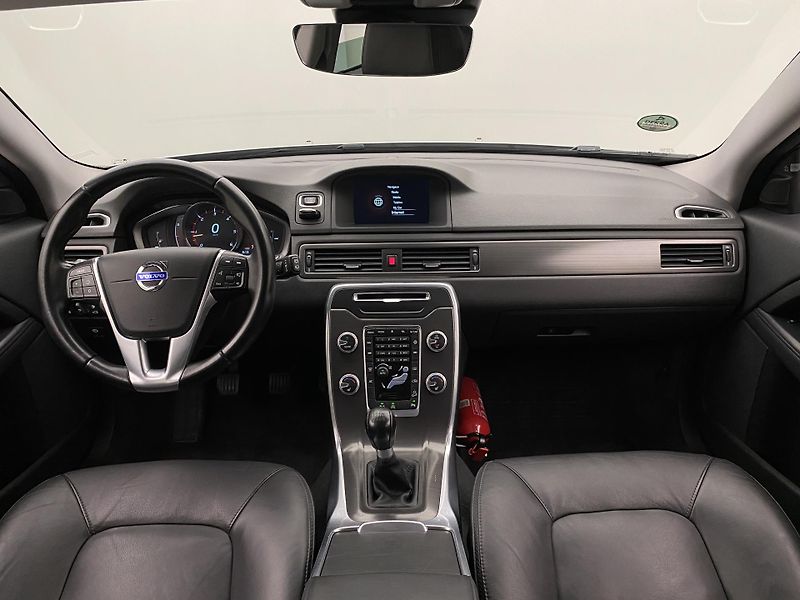 Volvo XC70 D3 AWD SUMMUM AUT - fotka 2 z 45