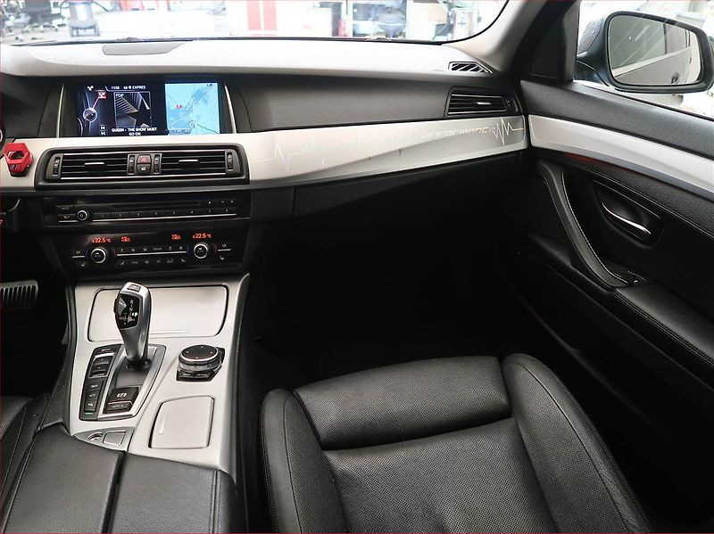BMW Řada 5 (2016) 520d xDrive, 4X4, Automat - fotka 8 z 20