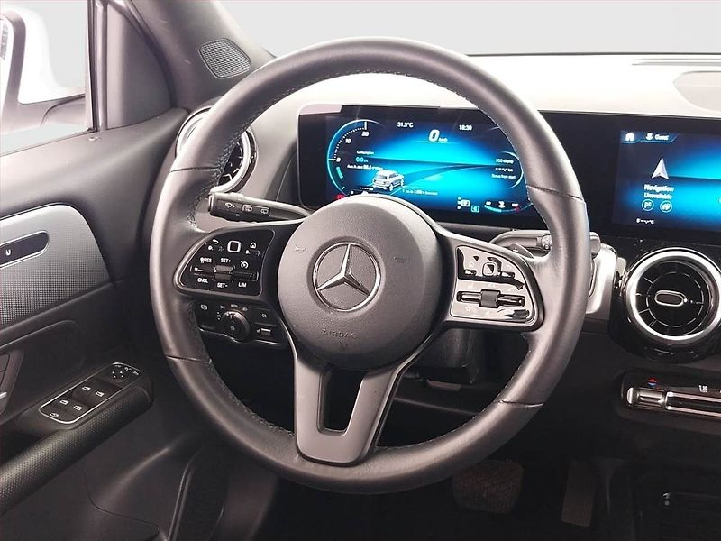 Mercedes-Benz GLB (2022) 200 d 4MATIC - fotka 16 z 23