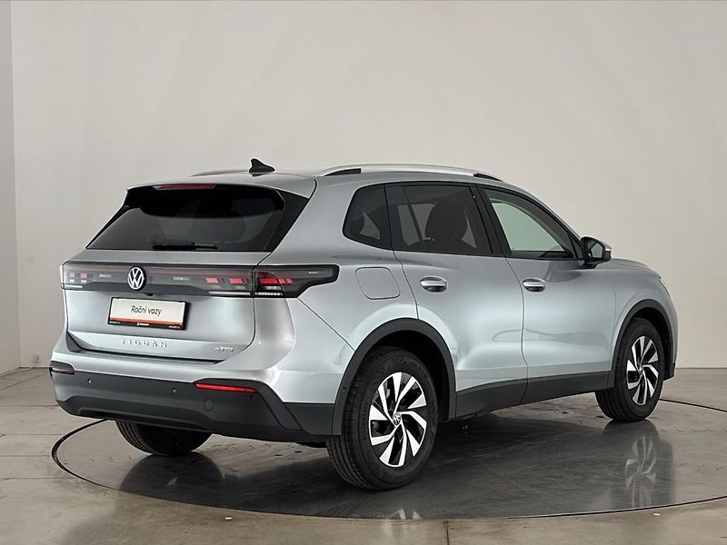 Volkswagen Tiguan People DSG - fotka 2 z 31