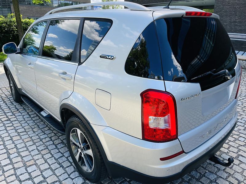 SsangYong Rexton 2.0TD 4x4 AUT KAM 7MÍST TAŽNÉ - fotka 15 z 48