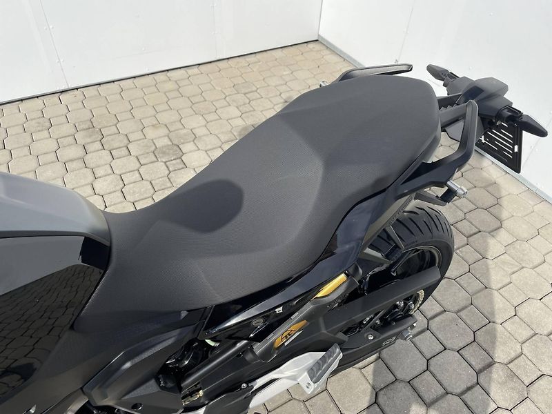 BMW F 900 XR - fotka 9 z 12
