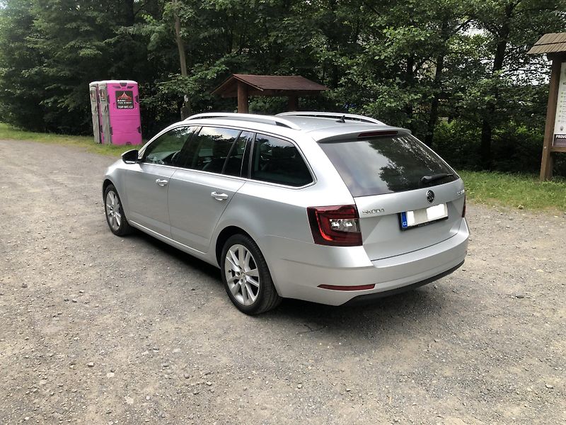 Škoda Octavia (2020) COMBI 1.5 TSI DSG STYLE 2020 - fotka 7 z 17