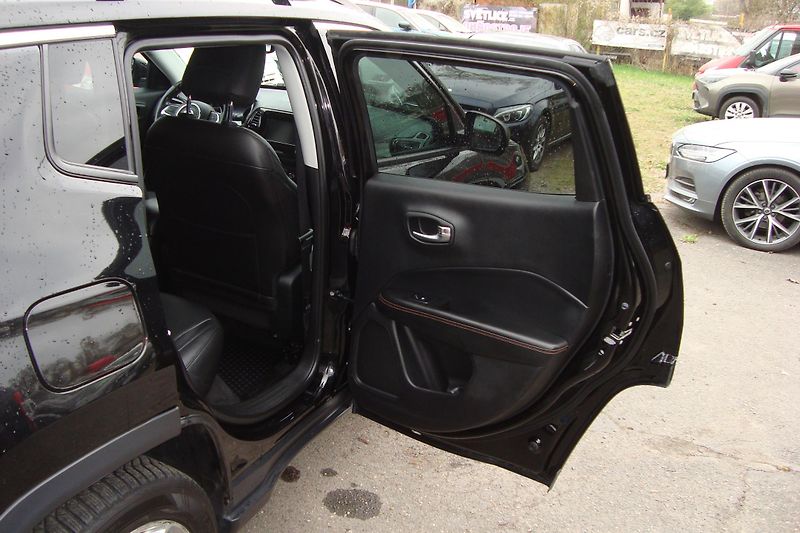 Jeep Compass (2019) LIMITED 2.0 CRD, 4x4 - fotka 39 z 86