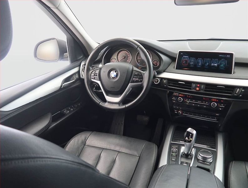 BMW X5 (2018) xDrive30d - fotka 7 z 26