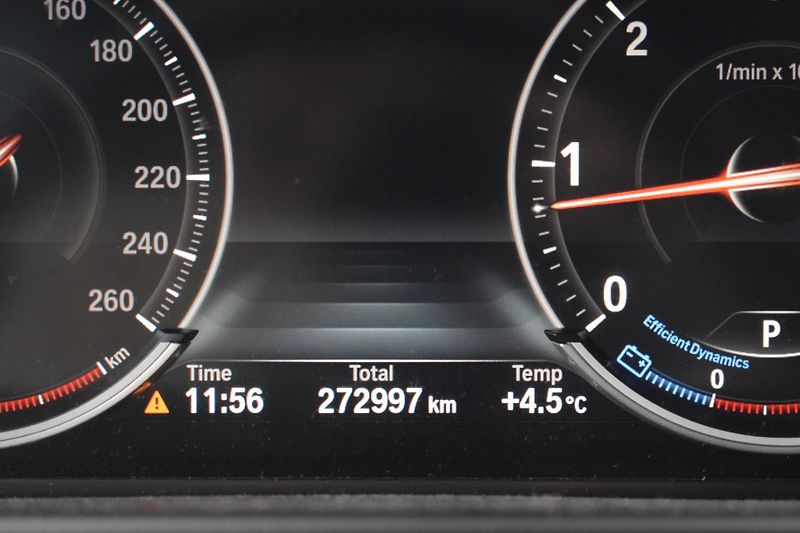 BMW X6 (2015) 40d Xdrive/Navi/větraná sed - fotka 13 z 35