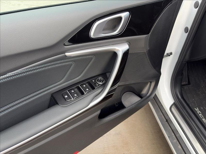 Kia XCeed 1,6   T-GDI 132kW 7DCT STEEL E - fotka 10 z 22