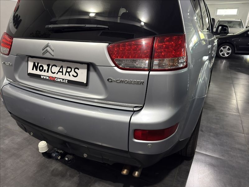 Citroën C-Crosser 2,2   HDI AWD EXCLUSIVE XENON - fotka 26 z 38