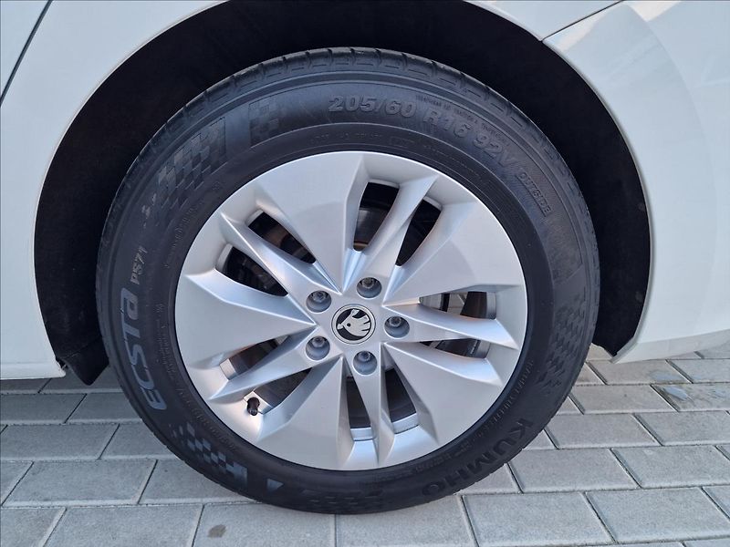 Škoda Octavia 2.0TDI,původ ČR,1.Majitel - fotka 46 z 50