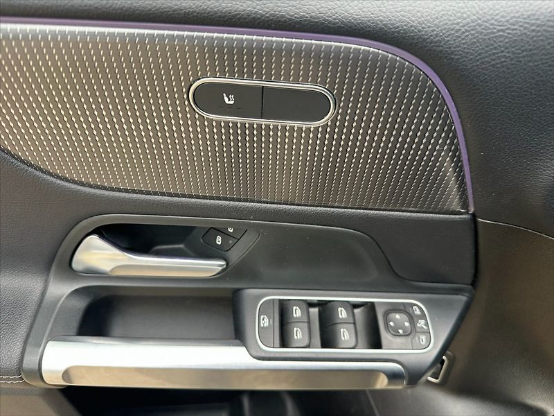 Mercedes-Benz GLB 2,0 200d 110kW, navi, kamera - fotka 19 z 43