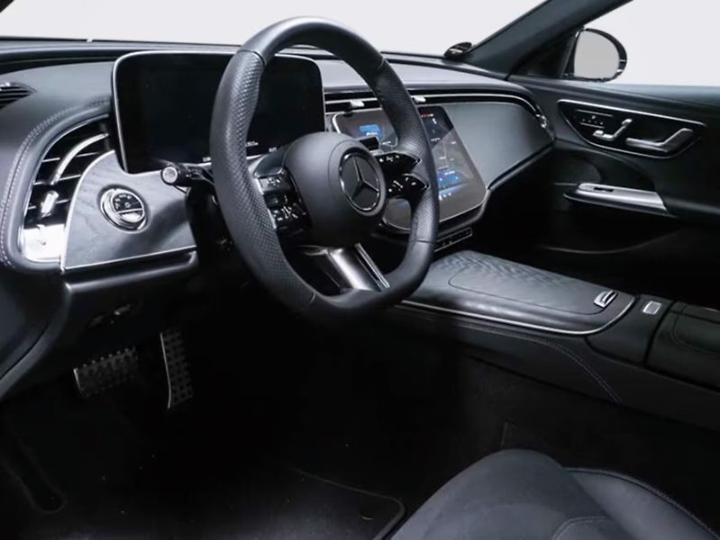 Mercedes-Benz Třídy E 220d AMG Advanced+ DISTRO DIGI - fotka 4 z 9