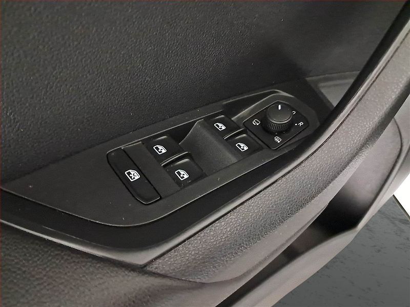 Škoda Karoq (2022) 1.5 TSI - fotka 16 z 18