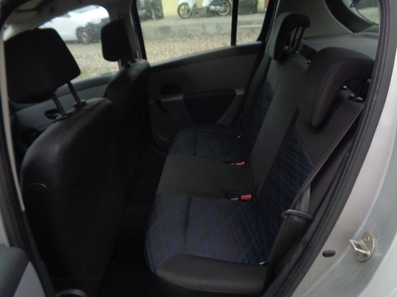 Renault Clio 1,1 - fotka 8 z 11