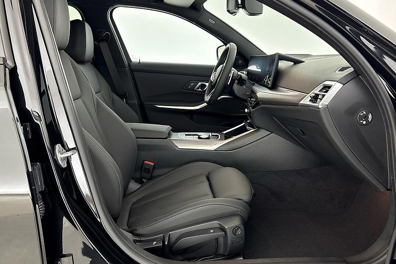 BMW Řada 3 řady 3 | 320d xDrive - fotka 13 z 26