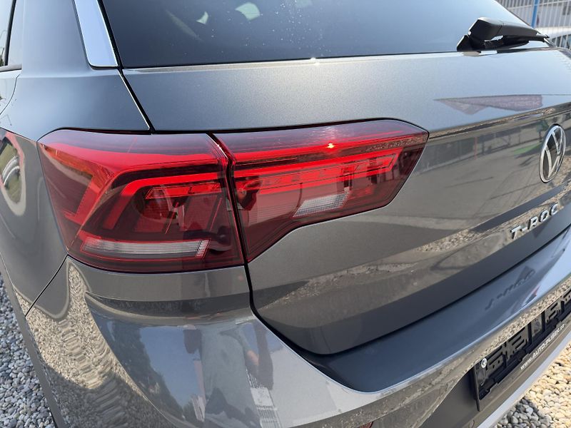 Volkswagen T-Roc 1,5 TSi/110kW LIFE - DSG,TZ,.. - fotka 62 z 64