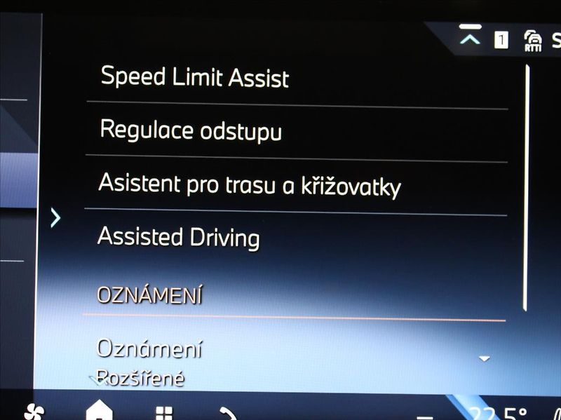 BMW Řada 5 550e xDrive M-paket Bowers   3 - fotka 18 z 32