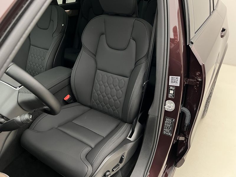 Volvo XC90 T8 AWD DARK PLUS REZERVACE - fotka 20 z 48