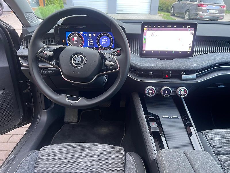 Škoda Superb 2.0 TDi Selection ČR - fotka 14 z 14