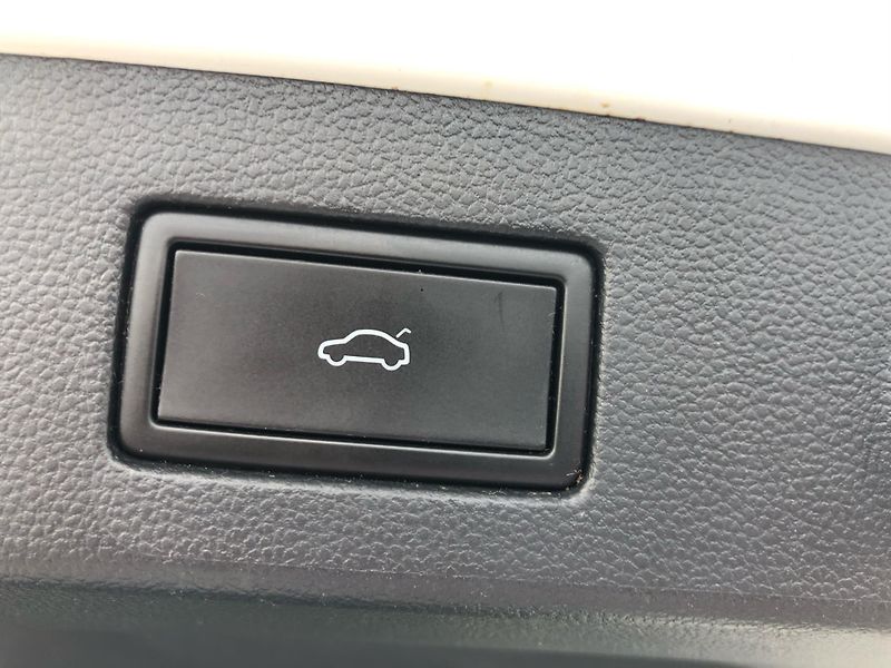 Volkswagen Arteon 2,0 TDI Elegance DSG 110kW - fotka 28 z 30
