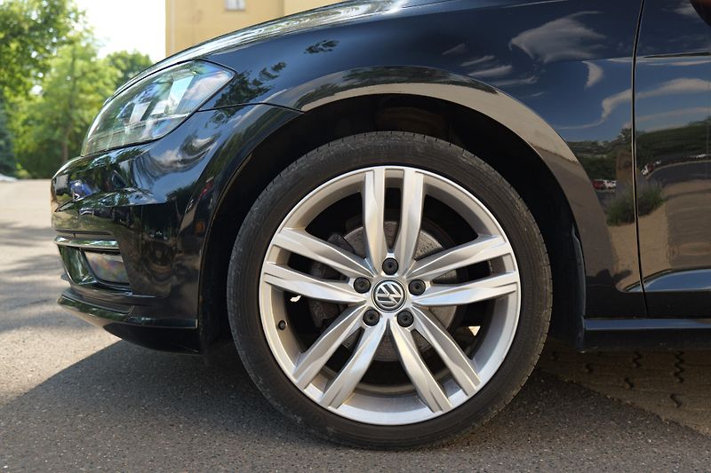 Volkswagen Golf 1.4 TSI AdTempomat Tažné Parko - fotka 9 z 27