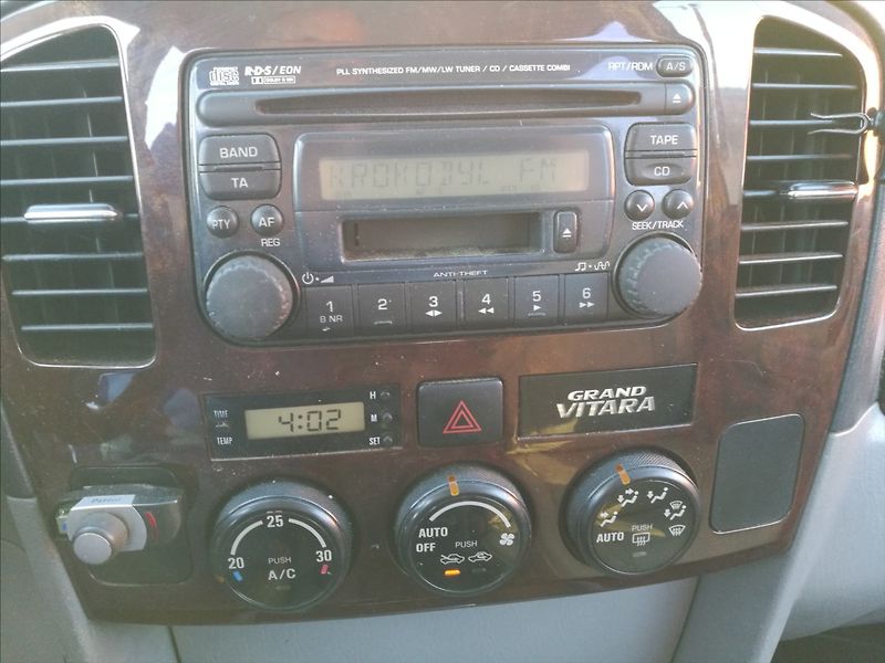 Suzuki Grand Vitara 2,0 TD XL-7 - fotka 6 z 15