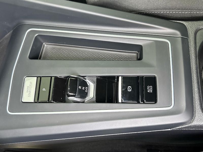 Volkswagen Golf Life DSG - fotka 20 z 28